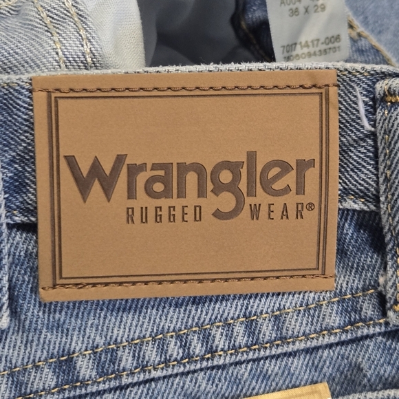 Wrangler Rugged Wear Mens Classic Fit Medium Wash Denim Jeans Size 36 X 29 - Picture 8 of 12